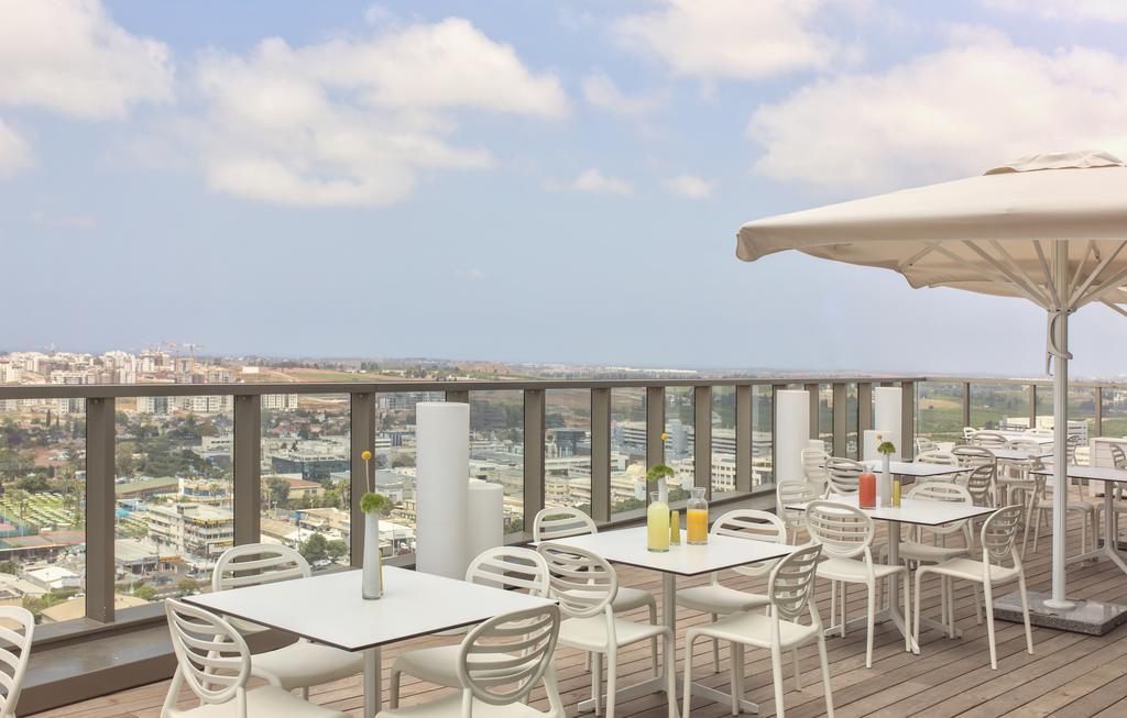 Prima Millennium Hotel Ra'anana Buitenkant foto